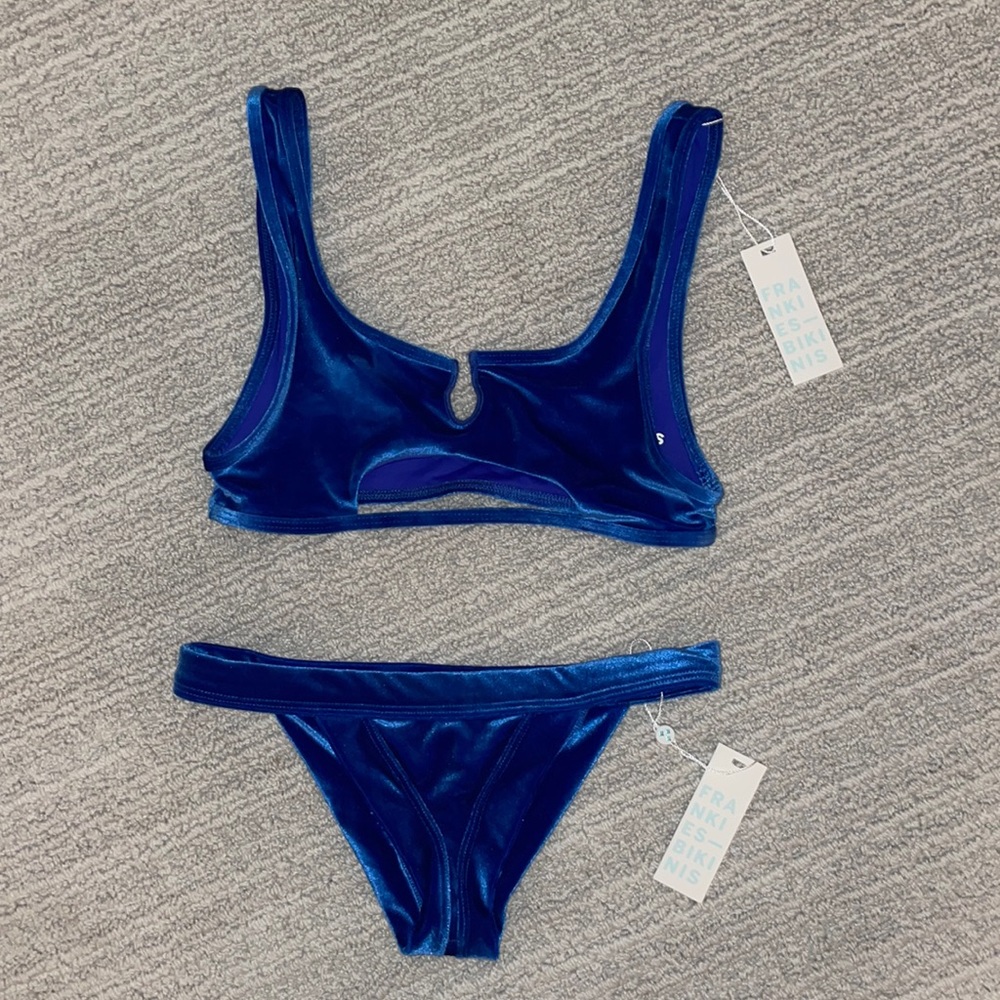 FRANKIES BIKINIS BRAND NEW WITH TAGS BIKINI SIZE M TOP AND SIZE S BOTTOMS